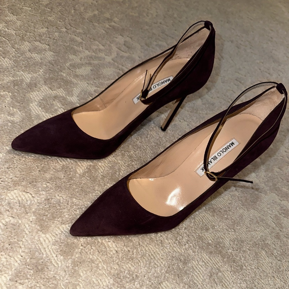 Manolo Blahnik Suede Pumps